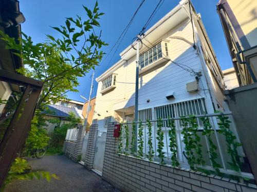 ヴィラ一軒家貸切丨最大10名丨駅近8分丨池袋10分丨上野13分丨ベッドルーム4個丨岩淵居
