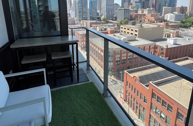 1 Bed 1 Bath in a Modern Apartment