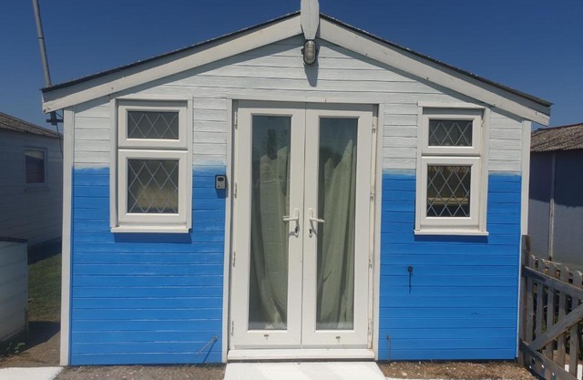 1 Bed Chalet - Sleeps 4 - Pets Parking Wifi