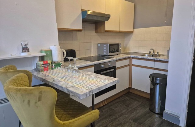 1 Bed-sleeps 2-city Centre-no Free Parking