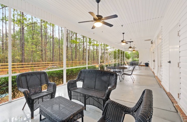 Calming 1BR/1BA at Oak + Fountain! - #8