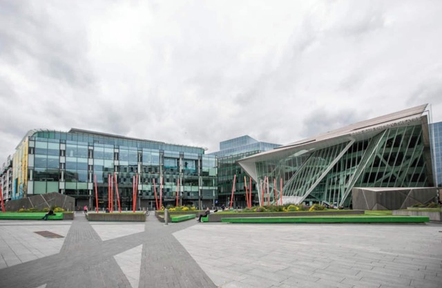 1 Bedroom Apartment With Balcony In Docklands