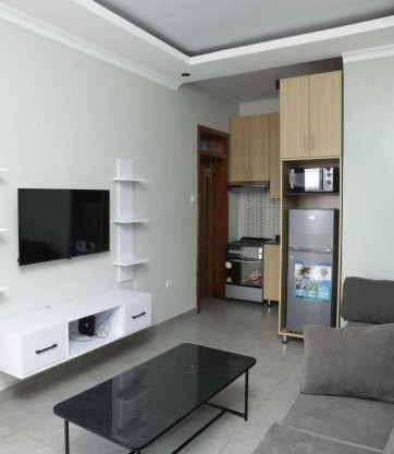 1 Bedroom Apt Close to City Centre ,Parking, Netflix, Fast WiFi Suite #5