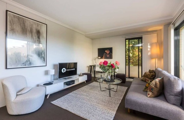 1 Bedroom Apt with Parking, Pool and Gym