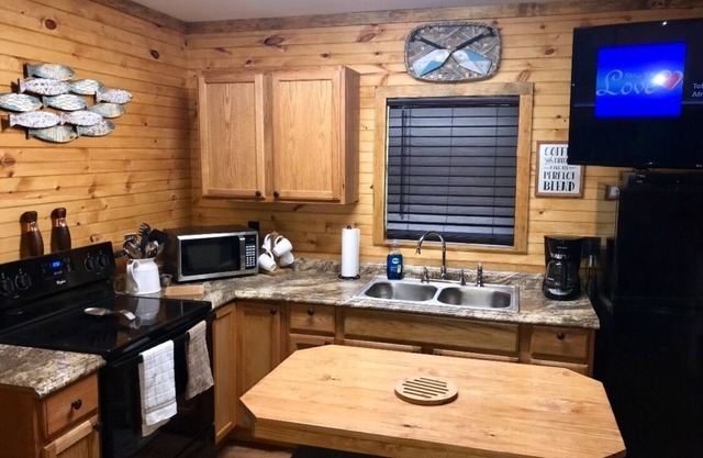 NUEVA cabaña de 1 habitación ubicada en Cherokee National Forest cerca de Tellico Plains, Tn