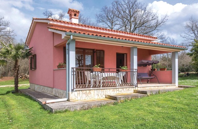 Bonita casa de 1 dormitorio en Bateli