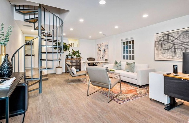 Beautiful 1 Br. Single family L-(582055) by Houzlet