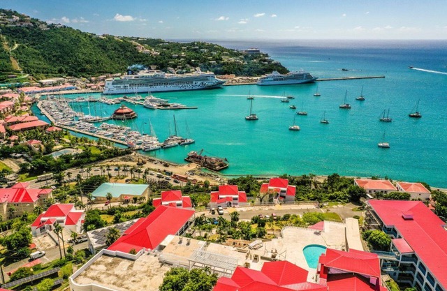 1 Bedroom, Sleeps 4, at Bluebeards Castle Pirates Pension Resort, St Thomas!