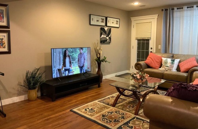 1 HAB 1 BA Capacidad 2- Nw Calgary Estadía mínima: 3 noches