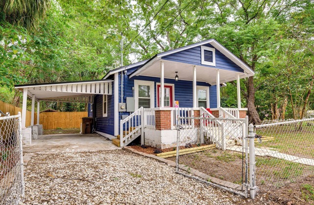 1 Mi to Ocala Dtwn Square: Home w/ Yard!