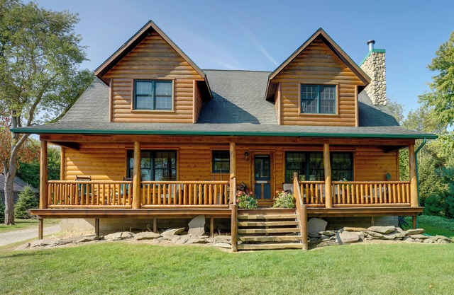 1 Mi to Public Beach: Port Austin Cabin w/ Hot Tub