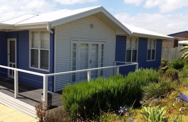 10 Barton Street - Port Elliot