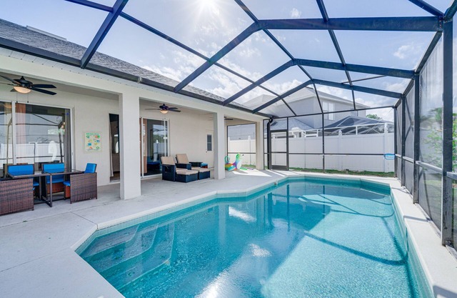 10 Mi to Disney: Home w/ Private Pool in Davenport