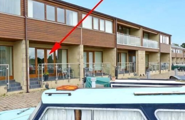 10 Swan House, TEWITFIELD MARINA