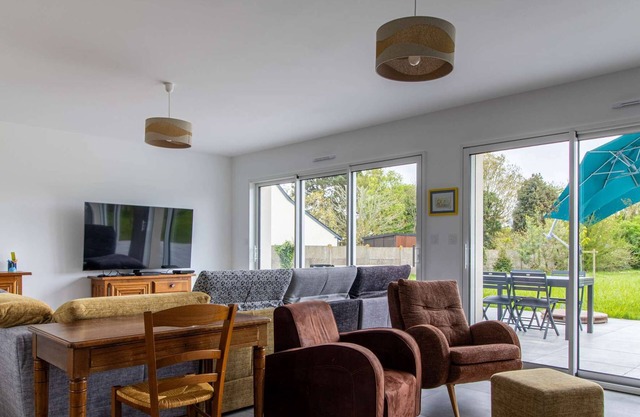 101 - 4-room house 1km from Les Sables-D'or beach.