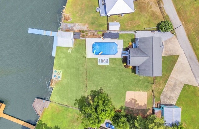 Lakefront Getaway | Dock, Pool, Sunset, Games