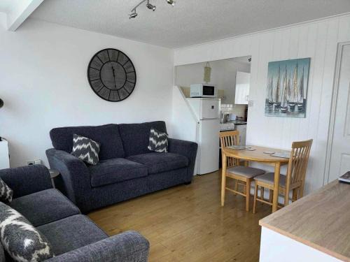 103 Sunbeach South facing 2 bed chalet M and T chalets