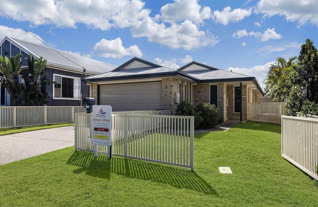 11 Wills Avenue Golden Beach QLD