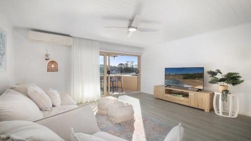 12 At Terrigal Ocean Views, Wifi Accom Holidays
