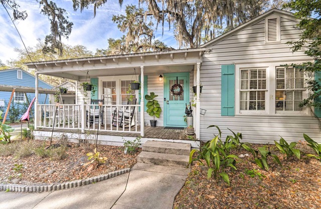 ¡NUEVO! El centro de Winter Garden Cottage w / Yard!