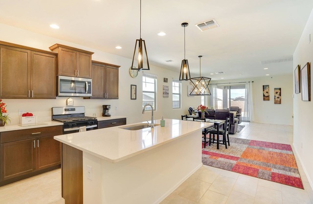 Modern Tucson Retreat w/ Patio & Community Pool!