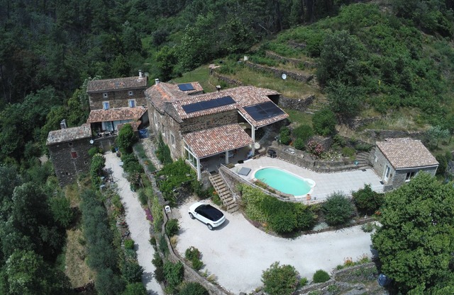 Casa para 12 personas con piscina, terraza cubierta, barbacoa, tiendas cercanas