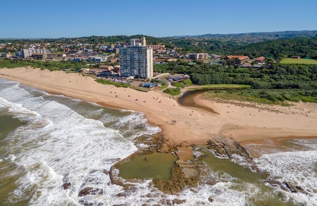 14 Warnerdoone Beachfront Apartment