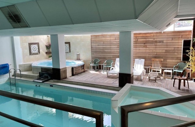30m del centro estación, 1.o piso, vista pistas, fitness, piscina, sauna, tv, local para esquís