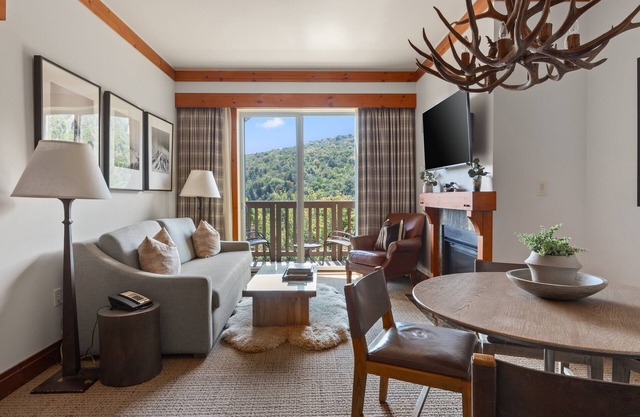 # 1537A | 2bdrm | STARR | 5to piso vistas de Mansfield de montaje completo