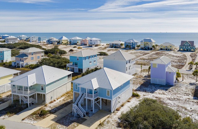 16 Sandals – Community Pools | Beach Boardwalk