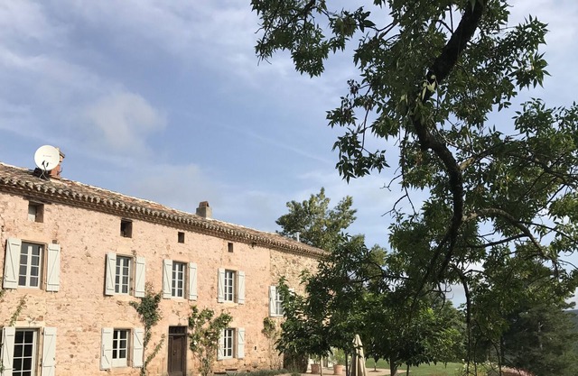 Casa de viñedos del siglo XVI con increíbles vistas - La Boscarié