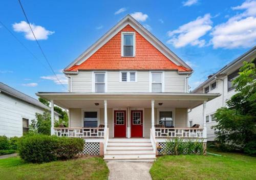 18031 Larchwood Ave Cleveland