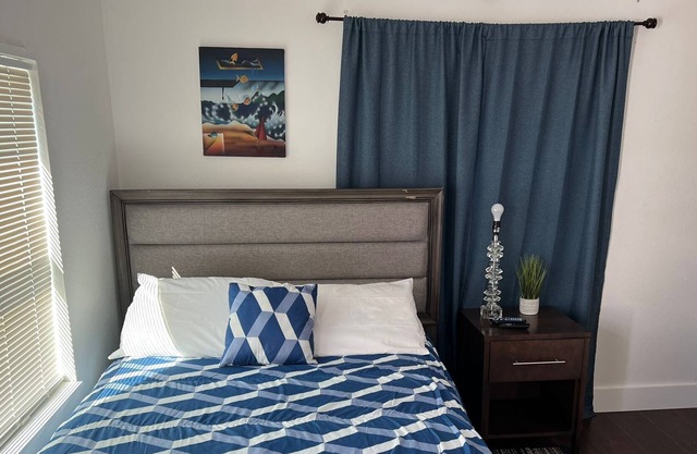 1820B - Cute Small Studio For Travelers