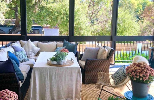 1920s Pasadena Cottage Steps from RoseBowl w/ Pool