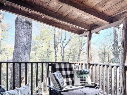 1930's Highlands Hideaway