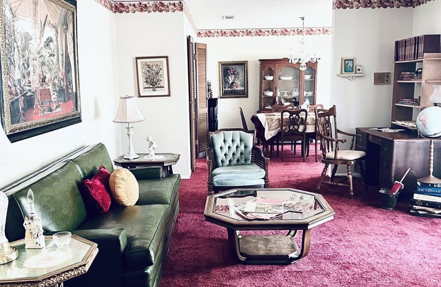 1960's Time Capsule, 4 bedrooms, 5 beds