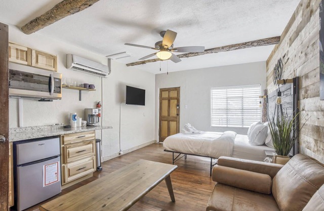 1BD Mnt View Suitehikingdogs Welcome!