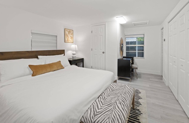 1BR at SW 1st St. (Unit B)