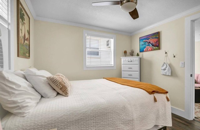1BR Downtown Suite | Cozy Queen Bed Harbor