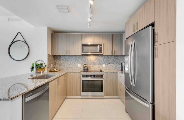 1BR Luxury Stay | Downtown Doral’s Best Location