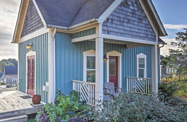 1BR Olivia Beach hot tub, pool, fire pit, dogs w/optional in-law suite