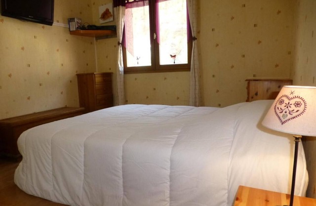 1.o piso, vista bosque, balcón, parking, tv, local para esquís, 68m², Brides Les Bains