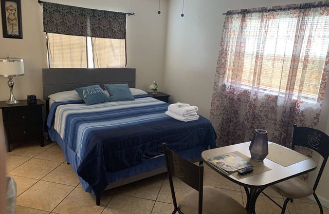 1x1 Suite privada moderna para huéspedes