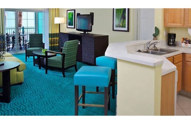2 BDRM LockOff Atlantis Harborside Resort Sleep 8 includes 8 Atlantis Wrist Band
