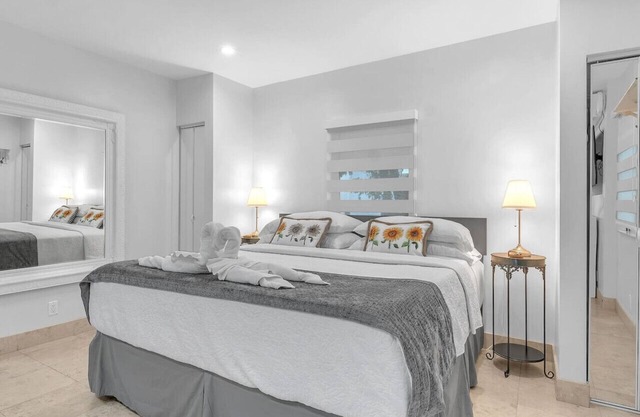 2 - Beach Suite at Hotel Seacrest