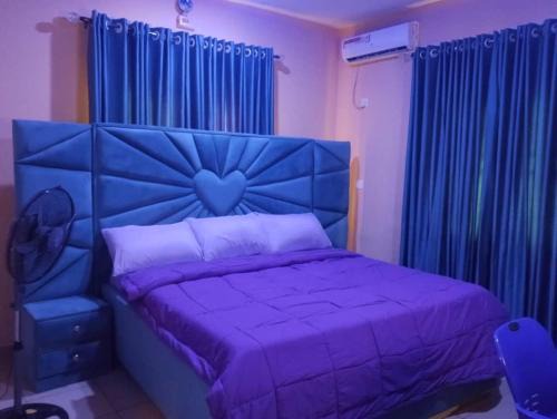 2 Bed-Sleeps 4-Free Parking-AirCon