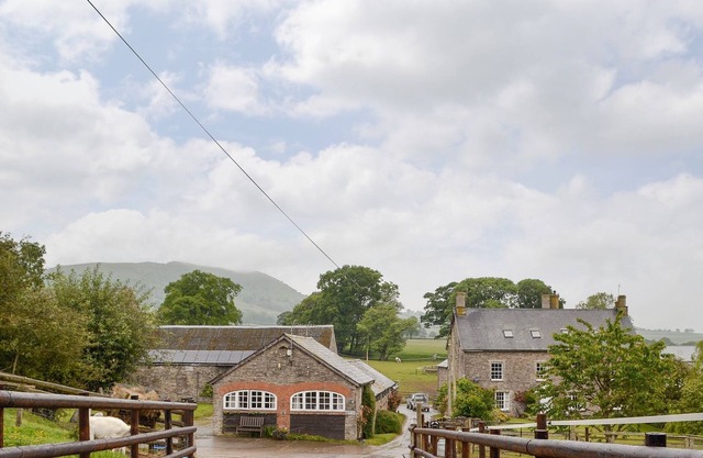 Alojamiento de 2 habitaciones en Llantilio Pertholey, cerca de Abergavenny