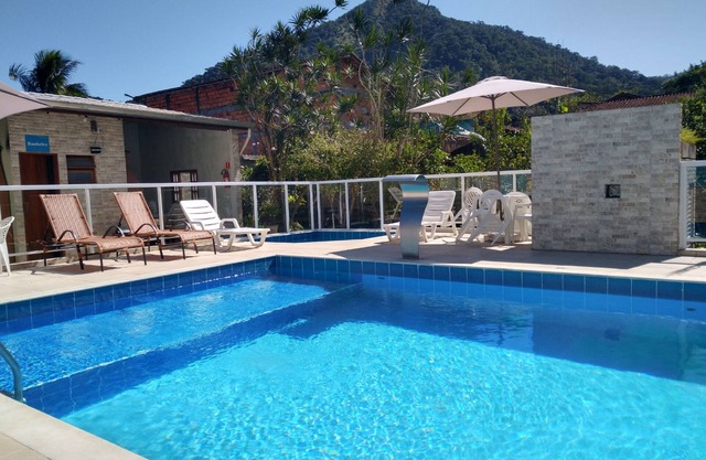 Apartamento de 2 dormitorios, amueblado con piscina, cerca de Martim de Sá.