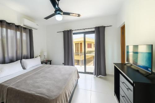 2-bedroom apartment with 24h electricity and private parking