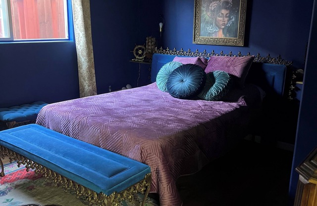 2 bedroom Artistic Unique Retreat & Patio w/ Views near Downtown Los Angeles